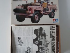Tamiya S.A.S. Land Rover Pink Panther