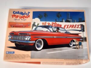 Gunze Sangyo Chevrolet Impala 1:32