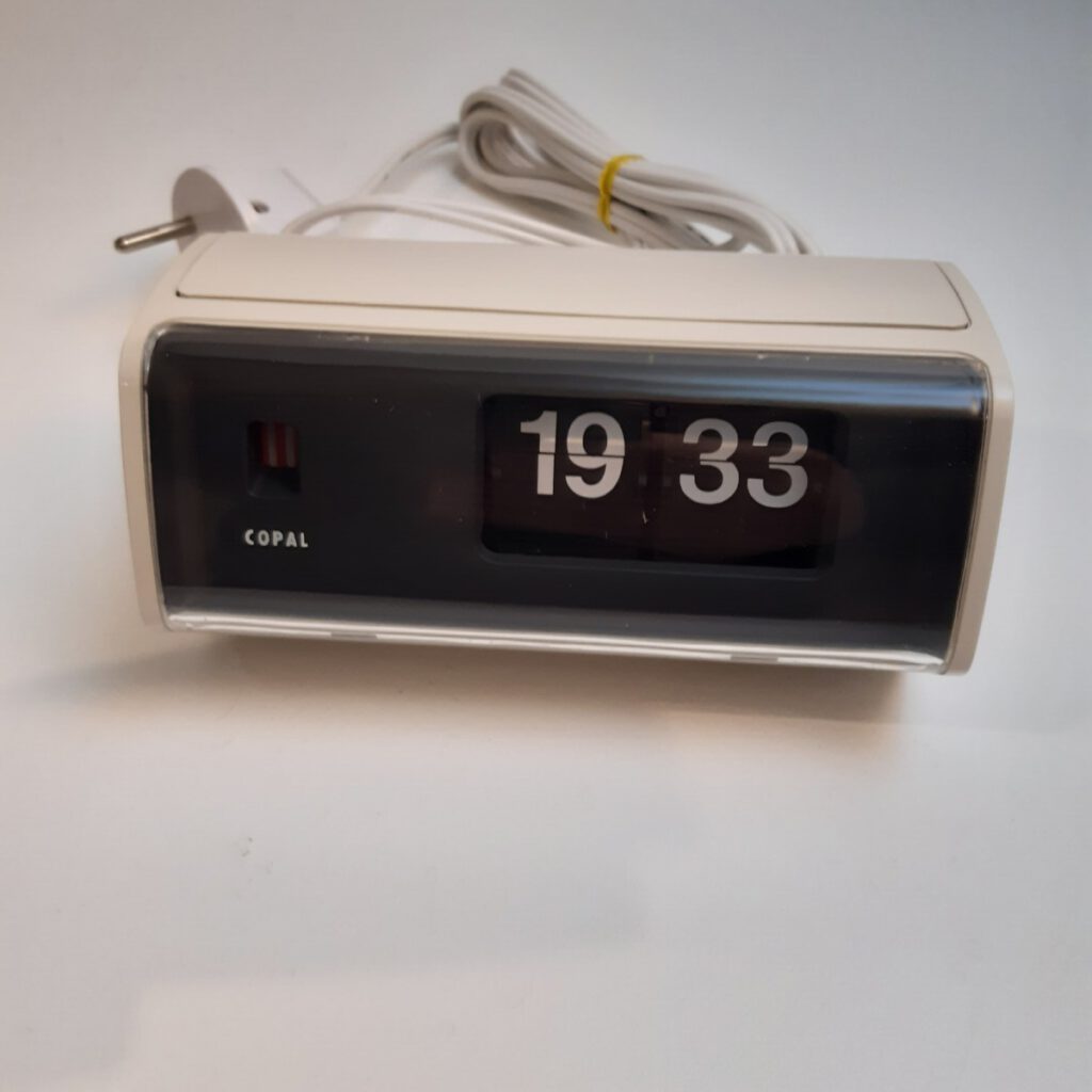Copal 222 Electric flip clock - 70's flip clock (boxed)