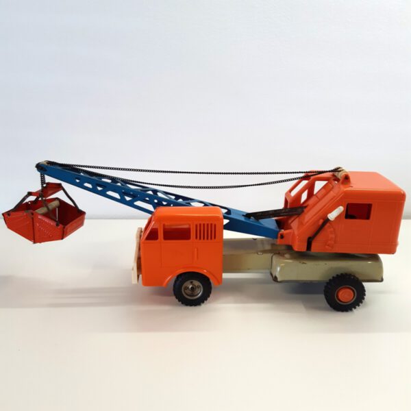 Gama crane truck