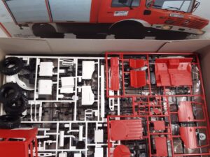 Revell Mercedes Unimog U1300 model kit