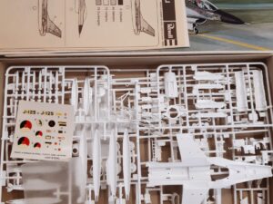 Revell F-16 KLu model kit