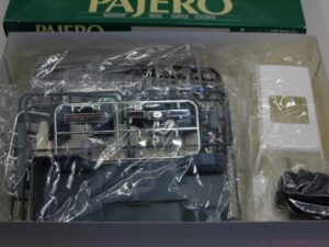 Aoshima model kit Mitsubishi Pajero