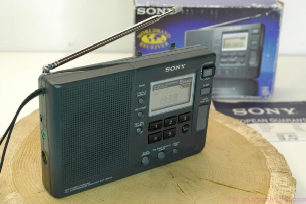 Sony ICF SW30 world band receiver radio