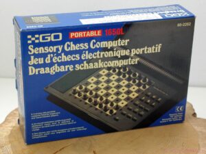 Vintage 1980's Go sensory small portable chess computer 1650L Intertan Texas