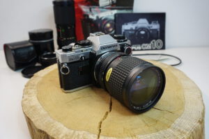 Olympus O|M10 SLR camera