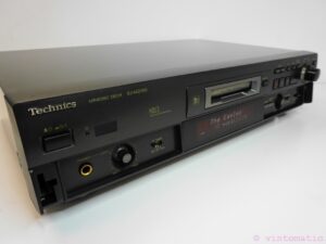 A high-end Technics MiniDisc Player/Recorder Deck SJ-MD150 with Remote and two used blank Sony MinDisc's