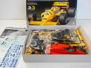Tamiya lotus 99T honda Ayrton Senna scale model kit