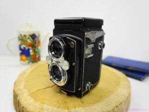 Yashica D TRL vintage film camera