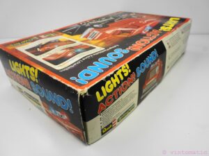 Revell Ford Paramedic Van Electronic Action 1:20