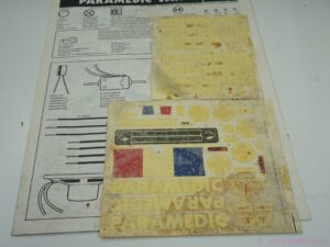 Revell Ford Paramedic Van Electronic Action 1:20