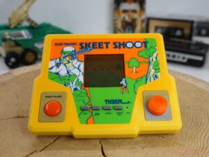 Tiger Electronics "Skeet Shoot" Handheld LCD game