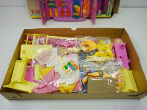 Vintage 1987 California Dream Barbie SURF 'N SHOP play set - Mattel