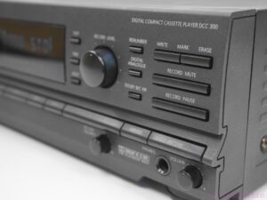 Philips DCC 300 Digital Compact Cassette Recorder + DCC Tape