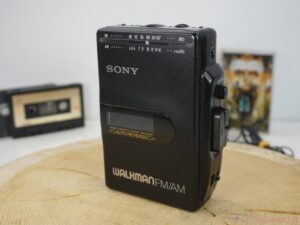 SONY WALKMAN WM-F2061 AM/FM PORTABLE CASSETTE PLAYER