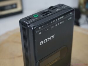 SONY WALKMAN WM-F2061 AM/FM PORTABLE CASSETTE PLAYER