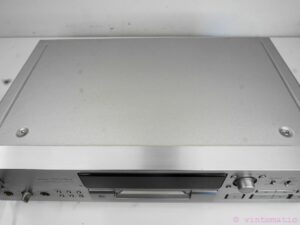 Sony Minidisc Recorder Deck MDS-JB930 QS + Blank Minidisc