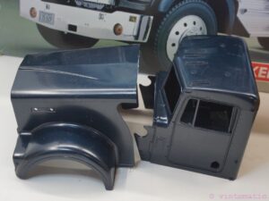 Vintage Monogram Kenworth W-900 Aerodyne Conventional 1:16 Model Kit 85-2508