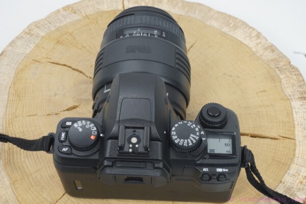 The Sigma SA-7 is a 35mm autofocus SLR analog camera
