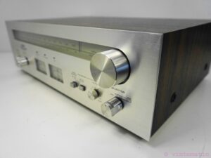 vintage Akai AT-2400 Stereo Tuner