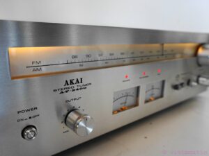 vintage Akai AT-2400 Stereo Tuner