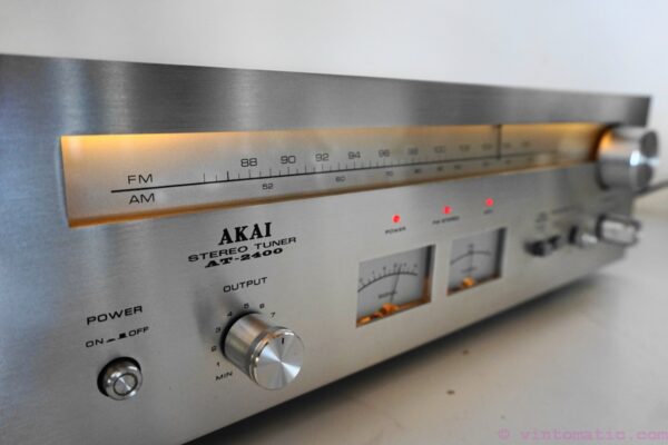 vintage Akai AT-2400 Stereo Tuner