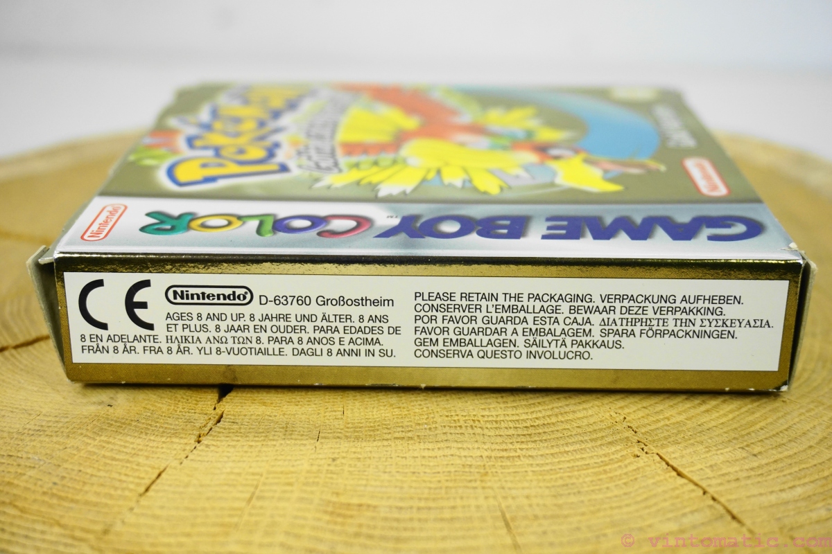 Pokemon GOLD Nintendo Game Boy Color COMPLETE IN BOX (CIB) CGC graded 9.0
