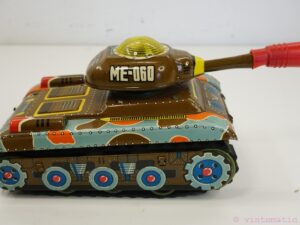 ME-060 Battery-Operated Remote Control Tin Toy Tank