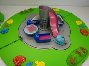 Tomy Teletubbies Home Hill House