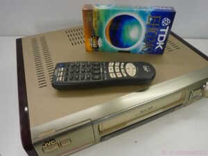 JVC HR-S8500 S-VHS Video Cassette Recorder