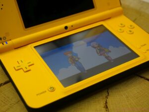 Nintendo DSi XL Console - yellow