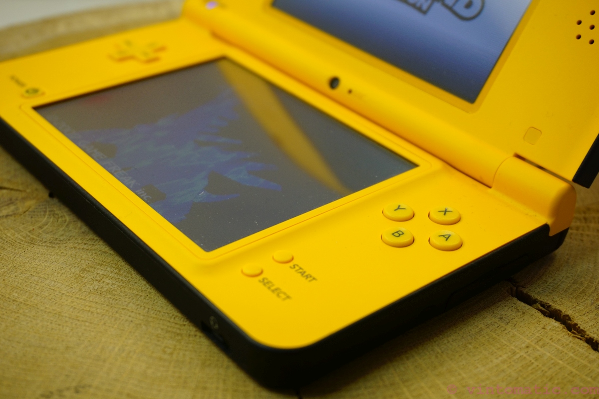 Nintendo DSi LL Yellow Console With charger BOX game limited