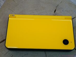 Nintendo DSi XL Console - yellow