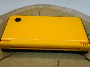 Nintendo DSi XL Console - yellow