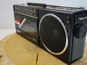 Sharp QT-16 Portable Radio Cassette - Vintomatic