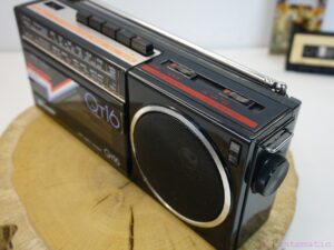 Sharp QT-16 Portable Radio Cassette - Vintomatic