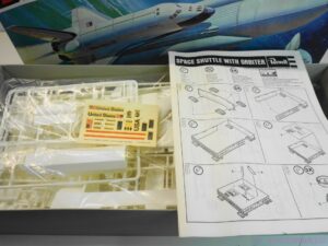 Revell Enterprise with Booster Rockets 1:144 (H-194)