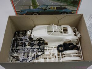 Revell Porsche 911 Carrera Cabrio 07245 1:25