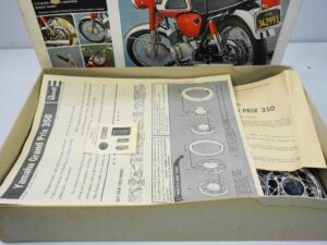 Revell Yamaha Grand Prix 350 1:8 scale model kit