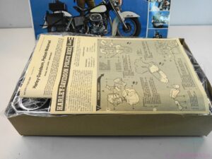 Revell Harley-Davidson Police Bike 1:8