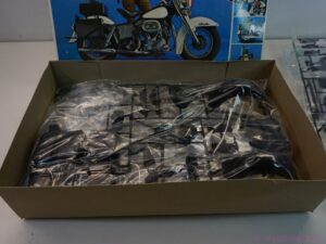 Revell Harley-Davidson Police Bike 1:8