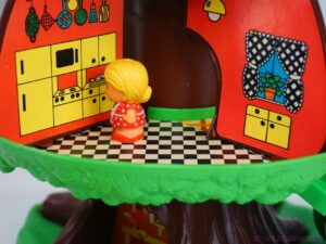 Clipper / Kenner Tree Tots Family Tree House