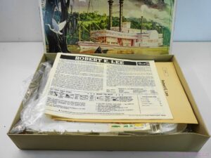 Revell Robert E. Lee Mississippi River Boat Model Kit - 1:275 Scale - Kit H-323