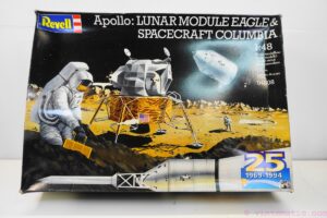 Revell Model Kit 04808 Apollo: Lunar Modules Eagle & Spacecraft Columbia