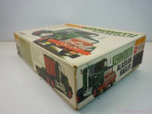 MATCHBOX AMT 1/25 Scale Kenworth Alaskan Hauler Model Kit