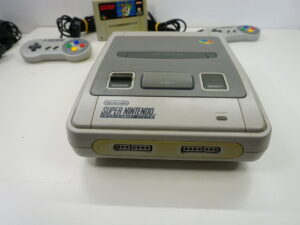 retro Nintendo Super Nintendo with Super Marioworld, European version, very good condition.