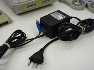 retro Nintendo Super Nintendo with Super Marioworld, European version, very good condition.