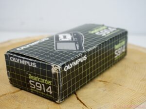 Olympus S914 Pearlcorder, a handheld cassette voice recorder