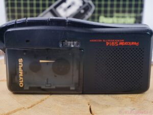 Olympus S914 Pearlcorder, a handheld cassette voice recorder