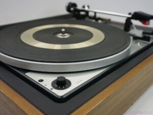 Vintage Dual 1225 Automatic Turntable - Record Player